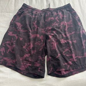 Lululemon Men’s shorts 9” Purple/pink black camo